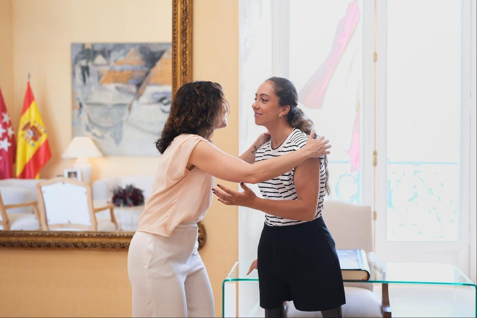 Isabel Díaz Ayuso con Audrey Pascual