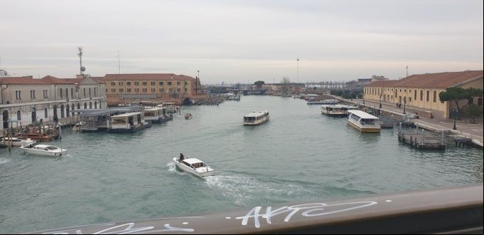 Entrada al gran canal